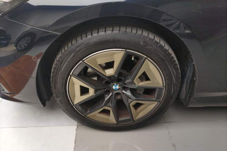 Used BMW 5 Series 2024 530Li Leading Model M Sport Package Exterior 4