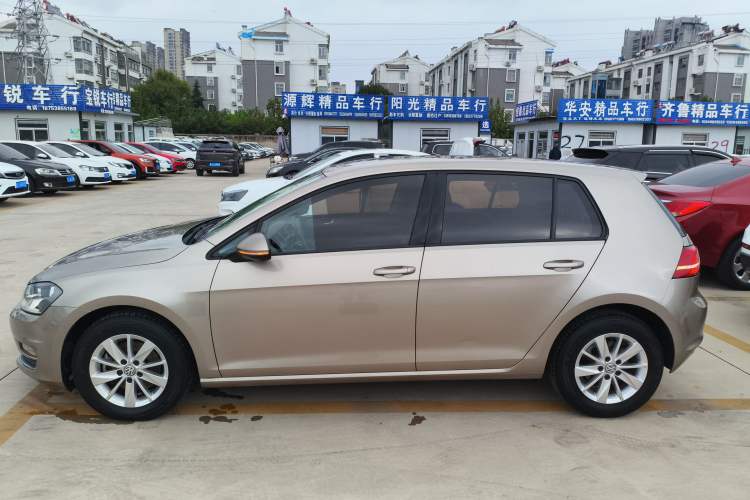 Used Volkswagen Golf 2016 1.6L Automatic Fashion Model
