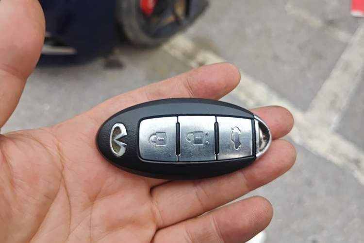 Used Infiniti Q50L 2018 2.0T Enjoyment Version China VI Standard
