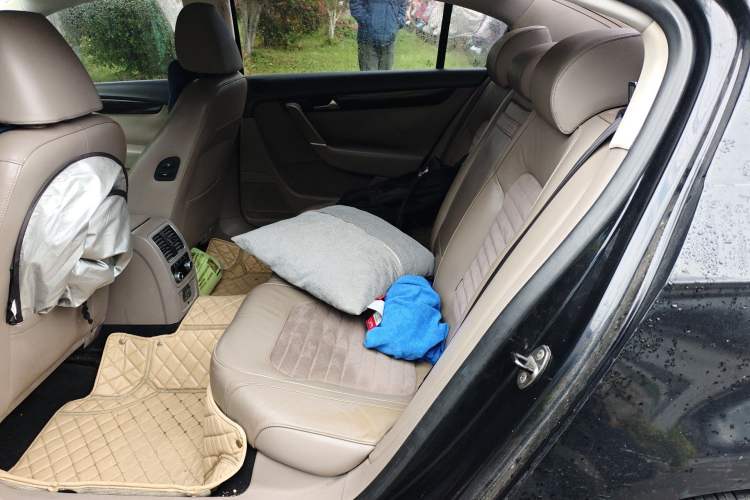 Used Volkswagen Magotan 2012 1.8TSI Prestige Model Left Rear Seat