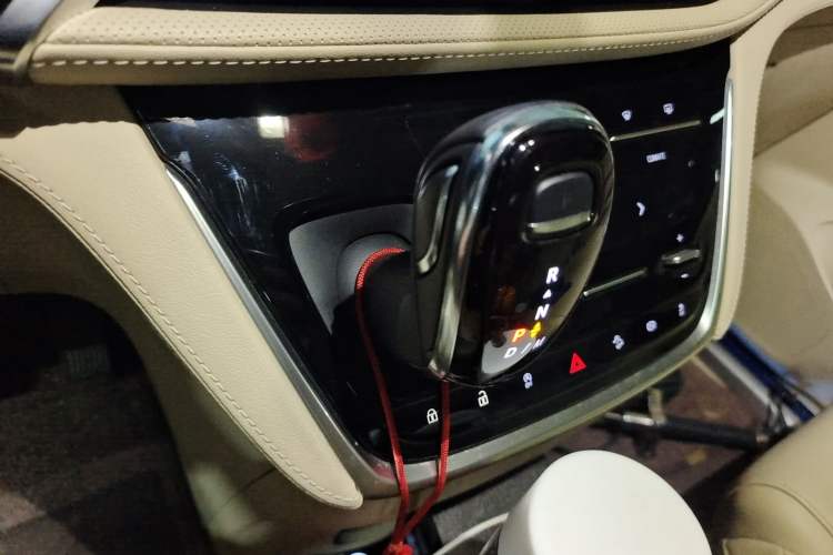 Used Buick GL8 2023 ES Lu Zun Deluxe Model Gear Lever