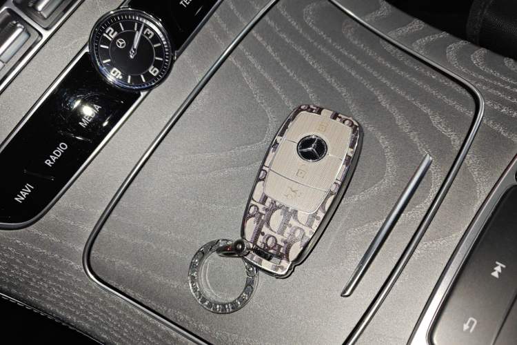Used Mercedes-Benz CLS 2018 CLS 300 Luxury Model Interior 1