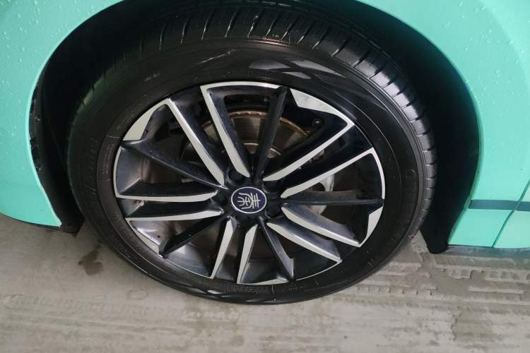 Used BYD Qin L 2025 EV 545KM Excellence Edition Left Front Wheel Hub