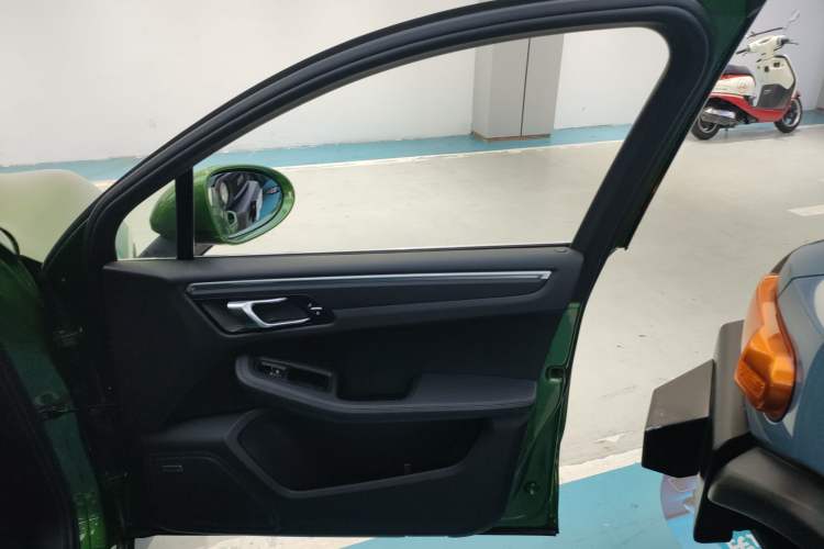 Used Porsche Macan 2018 Macan 2.0T