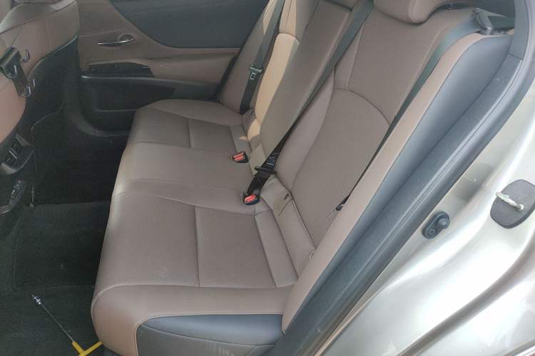 Used Lexus ES 2022 200 Excellence Edition