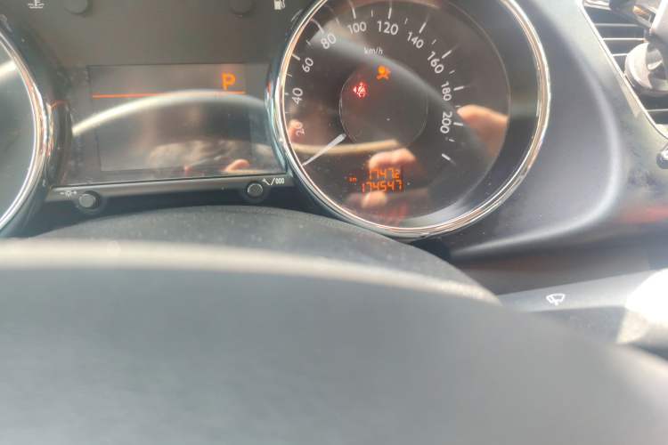 Used Peugeot 3008 2016 2.0L Automatic Classic Edition Odometer Close Up