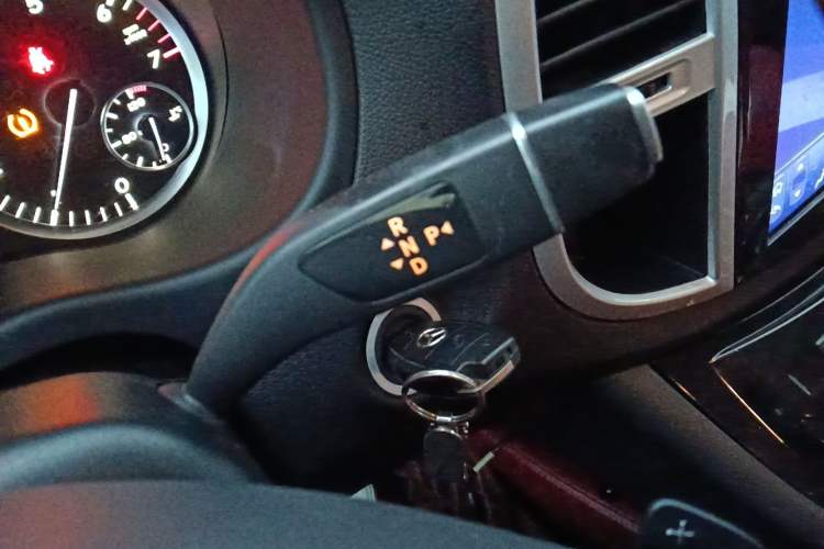 Used Mercedes-Benz V-Class  Gear Lever