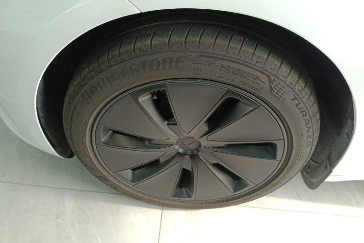 Used Tesla Model 3 2025 Rear-Wheel-Drive Version Left Front Wheel Hub