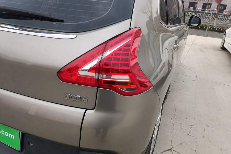 Used Peugeot 3008 2015 2.0L Manual Classic Edition
