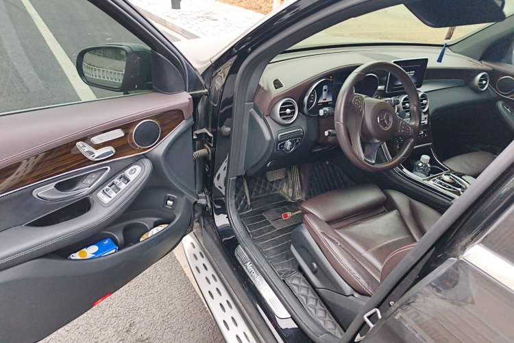 Used Mercedes-Benz GLC 2019 GLC 260 L 4MATIC Dynamic Model
