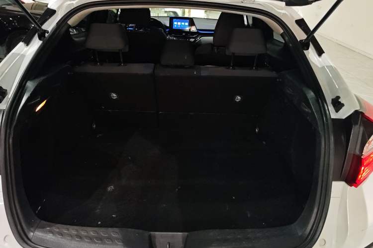Used Toyota C-HR 2022 2.0L Comfort Edition Trunk