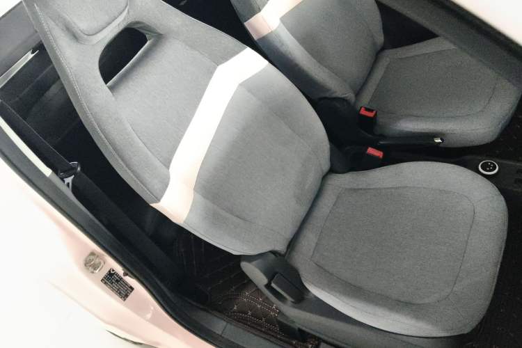Used Wuling Hongguang MINIEV 2022 Macaron Premium Model – Lithium Iron Phosphate Right Front Seat