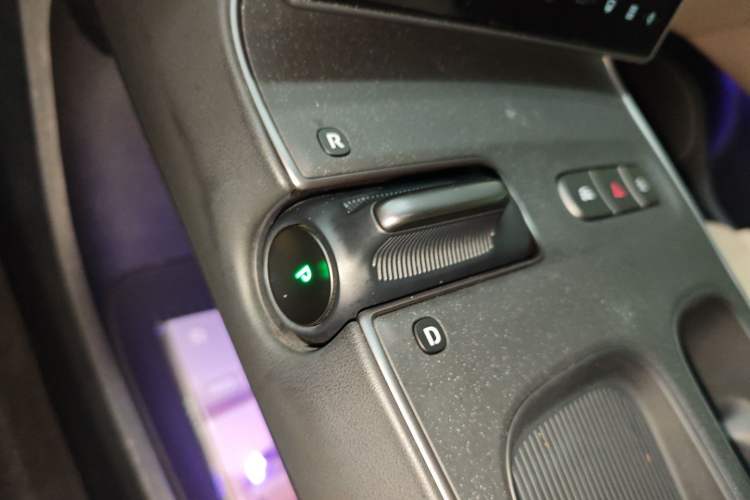 Used Nio ET5 2022 75 kWh Gear Lever