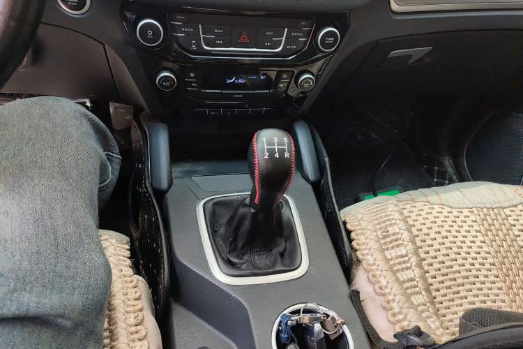 Used Geely Auto Vision X6 2016 1.8L Manual Luxury Model
