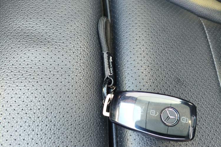 Used Mercedes-Benz C-Class 2020 C 260 L Sport Edition Vehicle Key