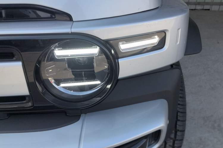 Used iCAR V23 2025 401 Two-Wheel Drive Intelligent Driving Version Left Front Headlight