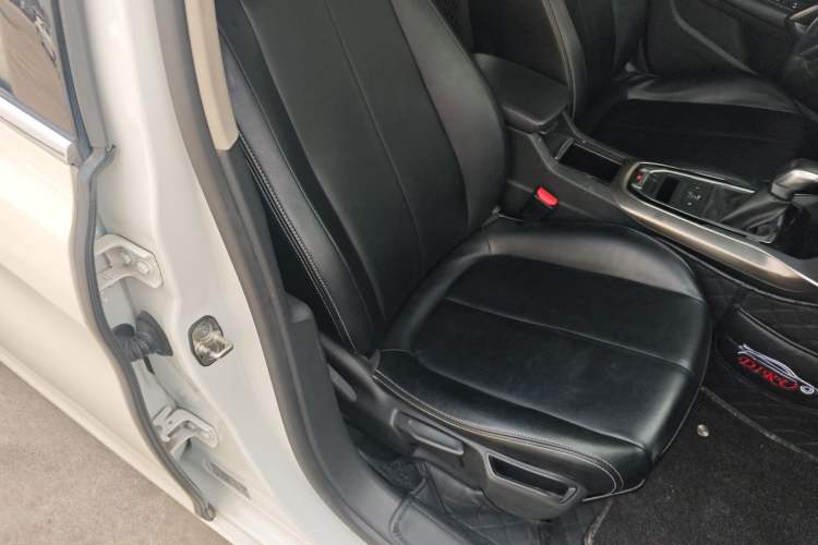 Used Peugeot 408 2018 350THP Automatic Luxury Edition Right Front Seat