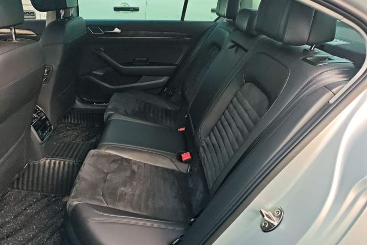 Used Volkswagen Magotan 2018 330TSI DSG Luxury Model
