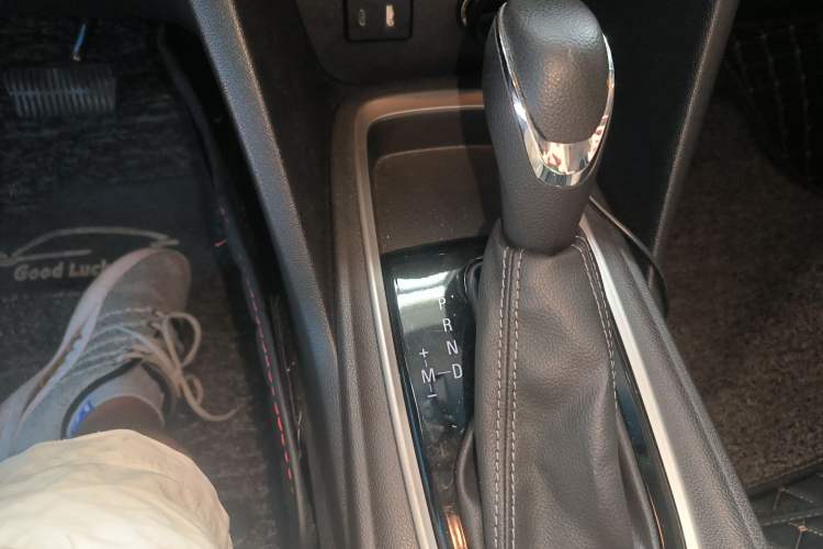 Used Chevrolet Monza 2022 320 Automatic Enjoyment Sunroof Version Gear Lever