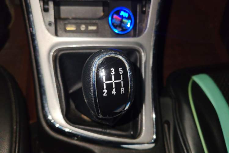 Used Baojun 560 2015 1.8L manual luxury version
