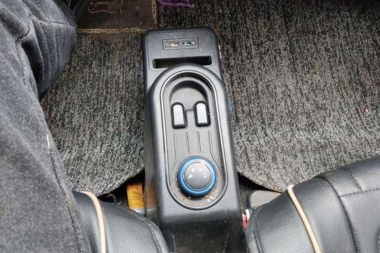 Used Wuling Hongguang MINIEV 2020 Enjoy Edition Lithium-Ion Battery Gear Lever