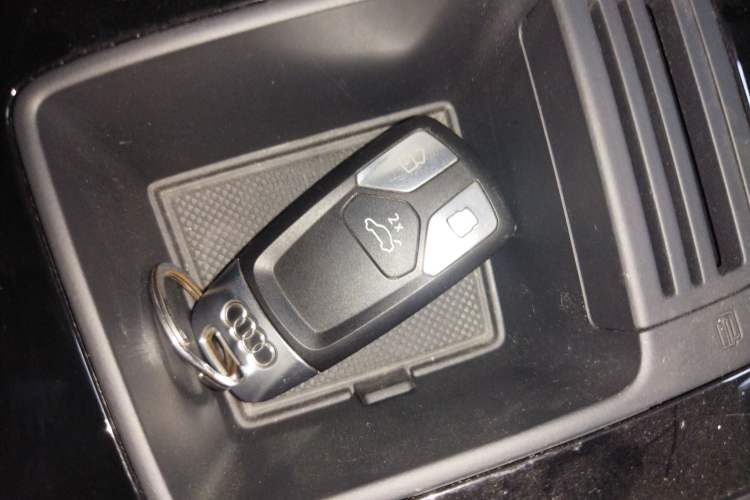 Used Audi Q5L 2022 40T Fashionable and Dynamic Model
