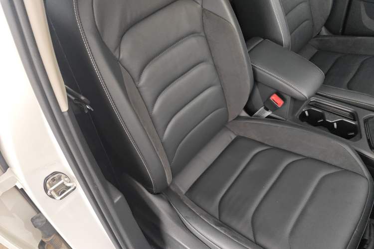 Used Volkswagen Tiguan L 2021 330TSI Automatic Two-Wheel Drive R-Line Enhanced Edition
