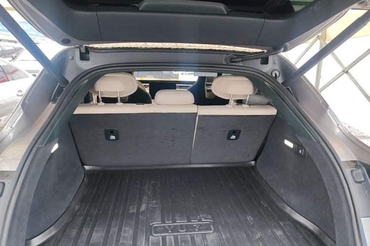 Used Xiaomi Auto YU7 2025 Ultra-Long Range Rear-Wheel Drive Version
