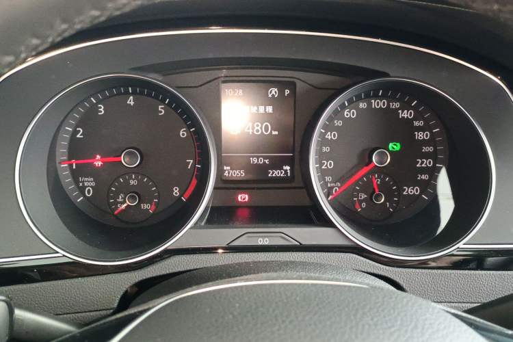 Used Volkswagen Magotan 2019 330TSI DSG Leading Model China VI Standard Instrument Cluster