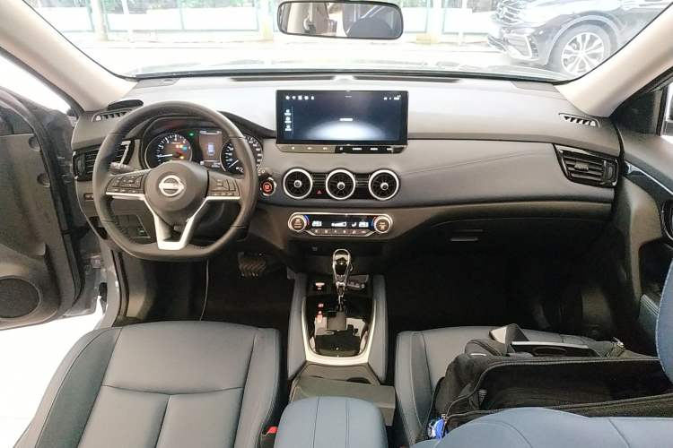 Used Nissan X-Trail 2025 Honor 2.0L Two-Wheel Drive Leading Edition Center Console