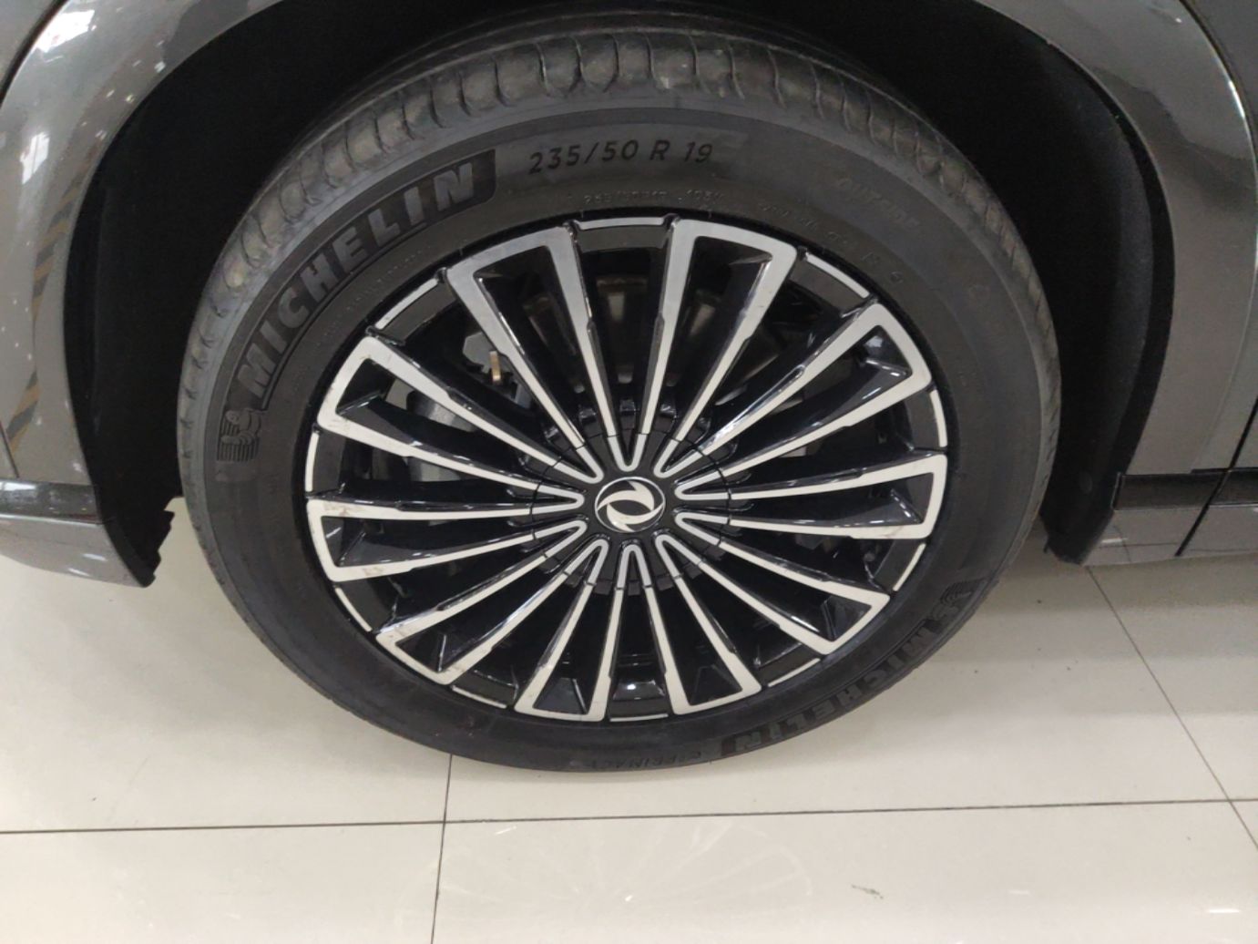 Dongfeng Aeolus L8 2025 Model 185KM Ideal Edition — снимка 10