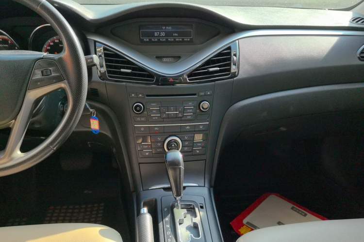 Used Bestune B70 2014 2.0L automatic luxury version