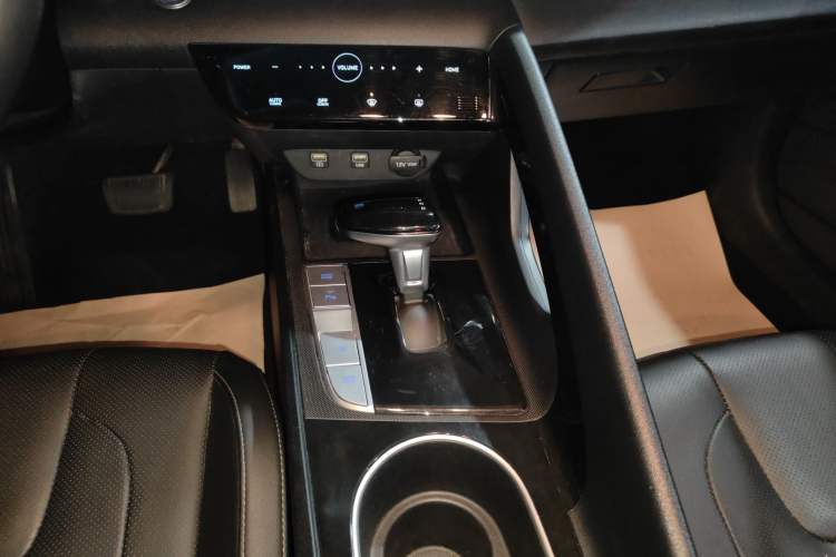 Used Hyundai Elantra 2022 1.5L CVT GLX Elite Edition Gear Lever