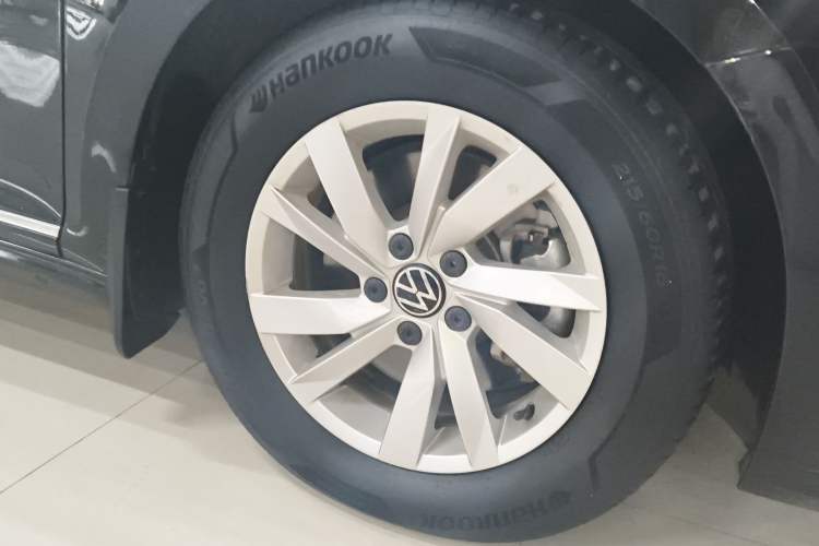 Used Volkswagen Passat New Energy 2022 430 PHEV Hybrid Business Edition Right Front Wheel Hub
