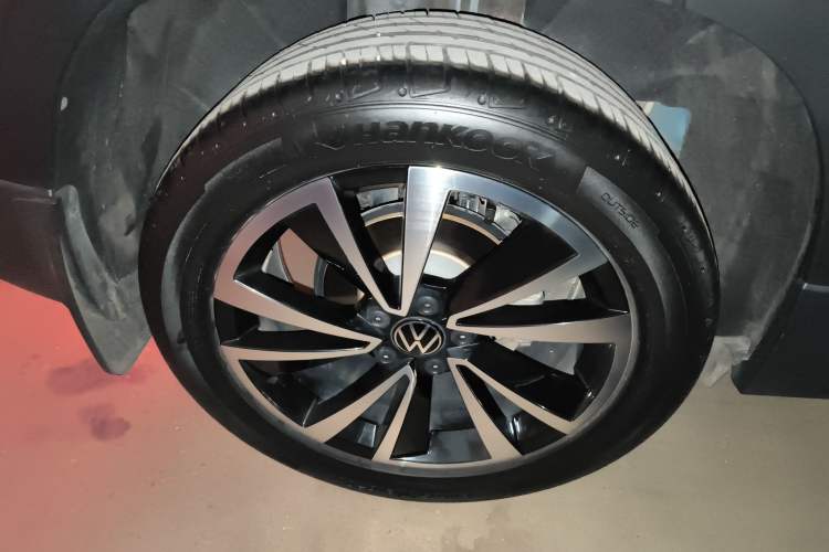 Used Volkswagen Tharu 2022 280TSI Two-Wheel-Drive Luxury Edition Right Rear Wheel Hub