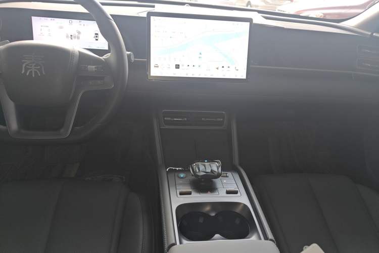 Used BYD Qin L 2025 DM-i Smart Drive 80KM Leading Model Audio And AC Panel