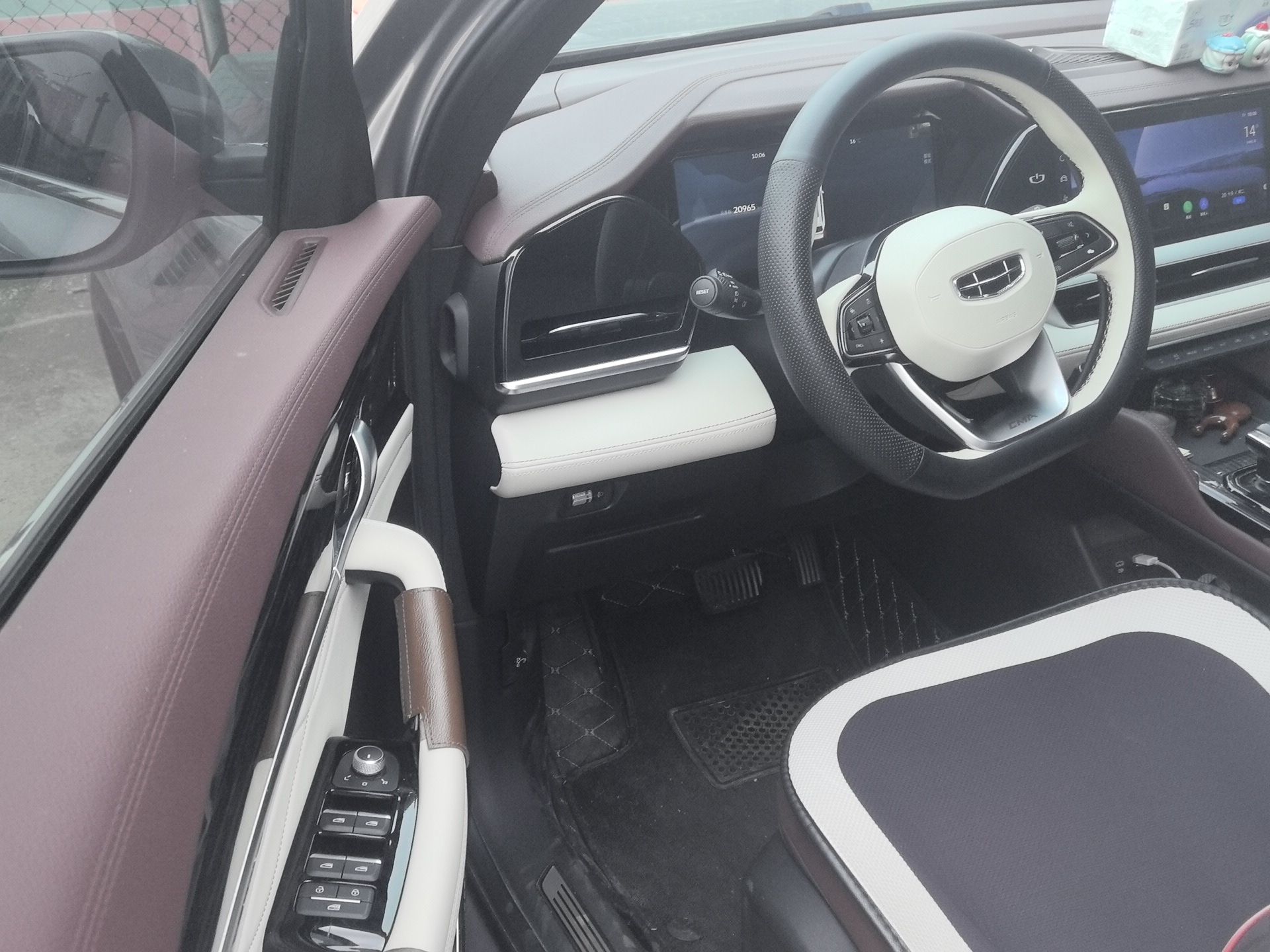 Geely Auto Monjaro L 2021 2.0TD DCT EVO Two-Wheel Drive Prestige Version — снимка 13