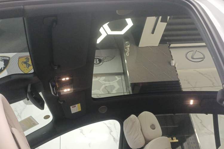 Used Li Auto i6 2025 Model Two-Wheel-Drive Standard Type
