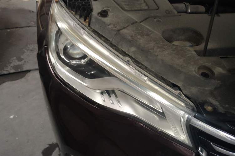 Used FAW Senya R9 2018 1.2T Manual Luxury Smart Edition
