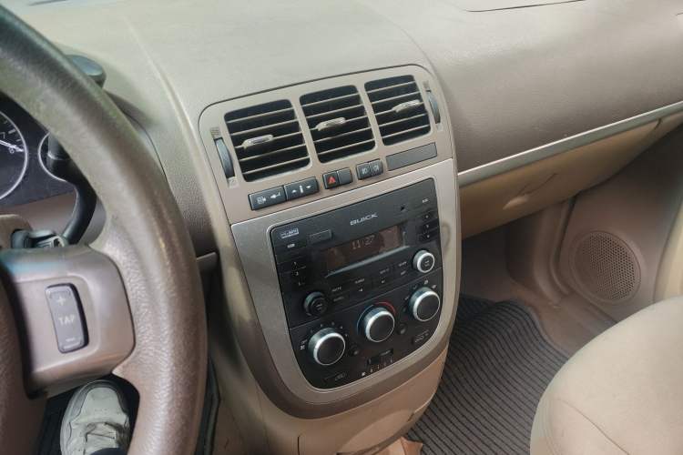 Used Buick GL8 2014 2.4L Classic Edition