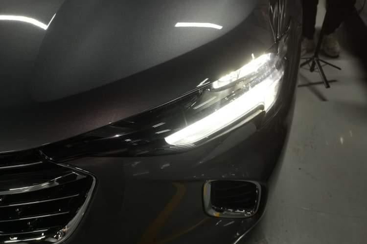 Used Buick Envision 2020 Encore S 652T Two-Wheel Drive Luxury Model