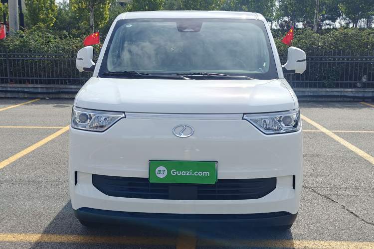 Used Ruichi EC75 2025 Model Passenger Vehicle Smart Driving Ultra-Charging Edition, Pioneer Type I, 52.16 kWh
