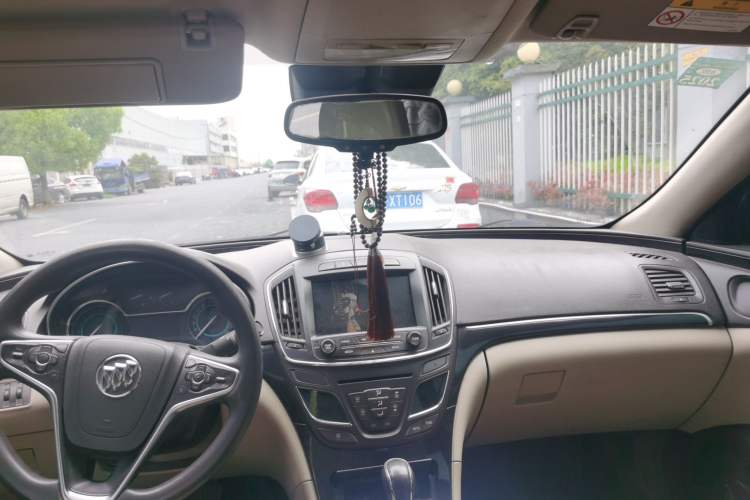 Used Buick Regal 2015 2.0L Elite Fashion Edition Headliner