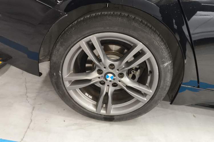 Used BMW 3 Series 2018 330i M Sport Night Edition Right Rear Wheel Hub