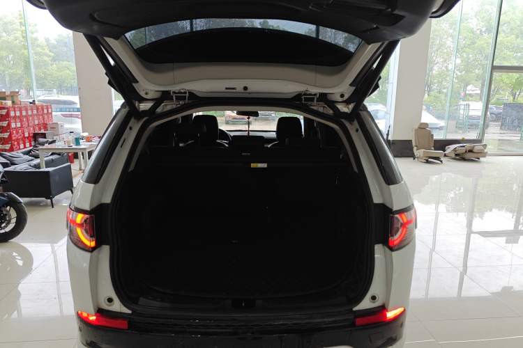 Used Land Rover Discovery Sport 2019 240 PS SE Dynamic Version China VI Standard