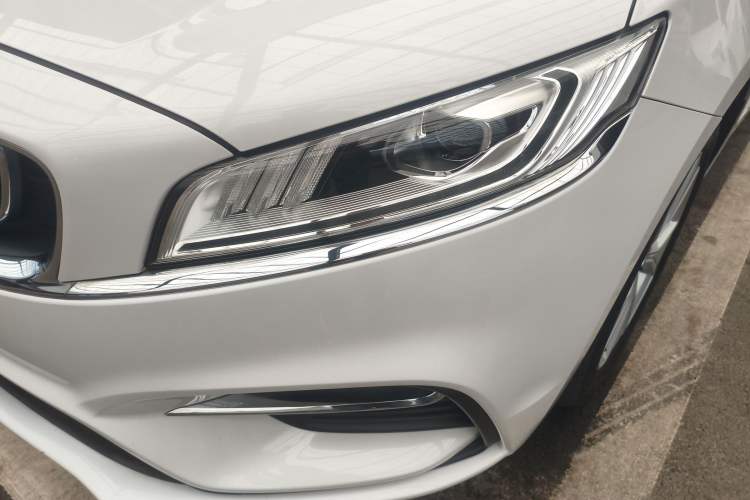 Used Geely Auto Emgrand GT 2020 Revised 1.8T Navigation Edition Left Front Headlight