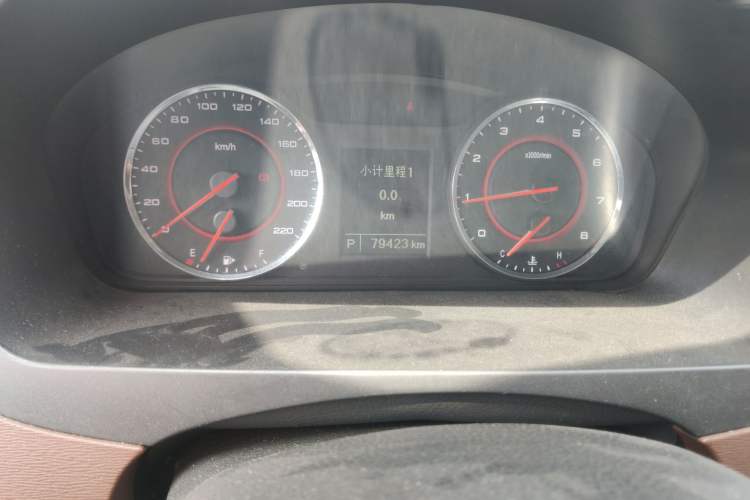 Used SAIC MAXUS G10 2018 PLUS 2.0T Automatic Luxury Executive Edition Odometer Close Up