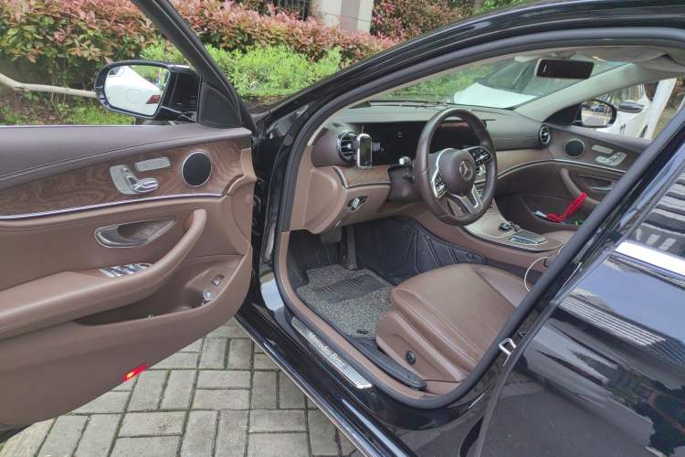 Used Mercedes-Benz E-Class 2019 Facelifted E 300 L Stylish Version Driver Seat