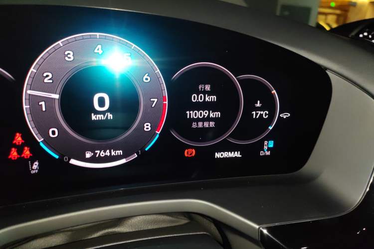 Used Porsche Panamera 2024 Panamera Executive Long Wheelbase 2.9T Odometer Close Up