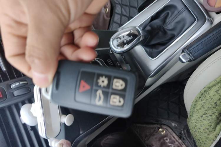 Used Volvo V40 2013 2.0T Zhiya Edition